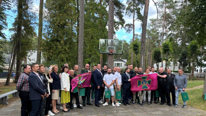 Latvijas Republikas Iekšlietu ministrs Rihards Kozlovskis tikās ar Ukrainas Valsts robežsardzes dienesta amatpersonām, kas Iekšlietu ministrijas veselības un sporta centra nodaļā “Dzintari” saņēma psiholoģiskā atbalsta kursu
