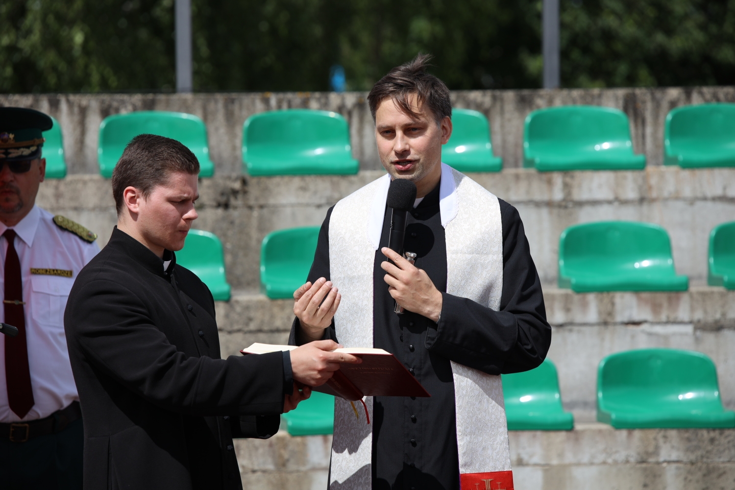 Svinīgi atklātajā Valsts robežsardzes koledžas Profesionālās un taktiskās apmācības centra stadionā aizvadītas Iekšlietu ministrijas atklātā čempionāta sacensības futbolā