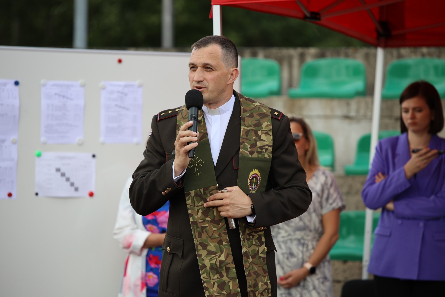 Svinīgi atklātajā Valsts robežsardzes koledžas Profesionālās un taktiskās apmācības centra stadionā aizvadītas Iekšlietu ministrijas atklātā čempionāta sacensības futbolā
