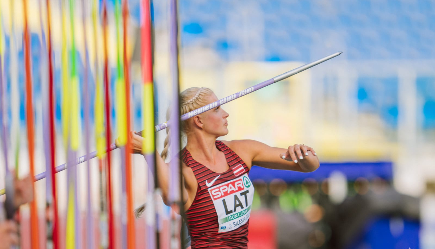 Iekšlietu ministrijas veselības un sporta centra profesionālā sportiste Līna Mūze met šķēpu