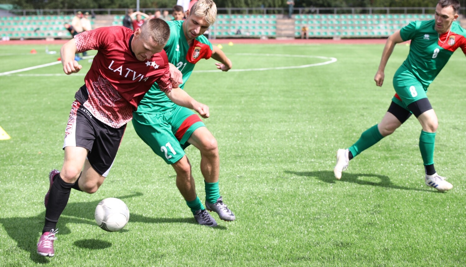 Svinīgi atklātajā Valsts robežsardzes koledžas  Profesionālās un taktiskās apmācības centra stadionā  aizvadītas Iekšlietu ministrijas atklātā čempionāta  sacensības futbolā 